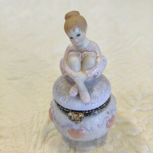Tutu Ballerina Dancer Sitting On Heart Design Porcelain Trinket Box Vintage 1997